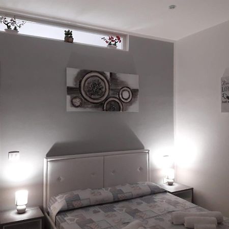 La Piazzetta Della Patrona Apartment Syracuse Bagian luar foto