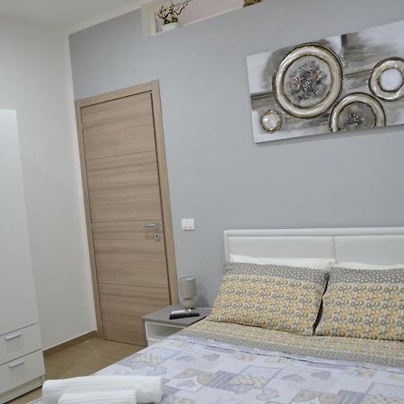 La Piazzetta Della Patrona Apartment Syracuse Bagian luar foto